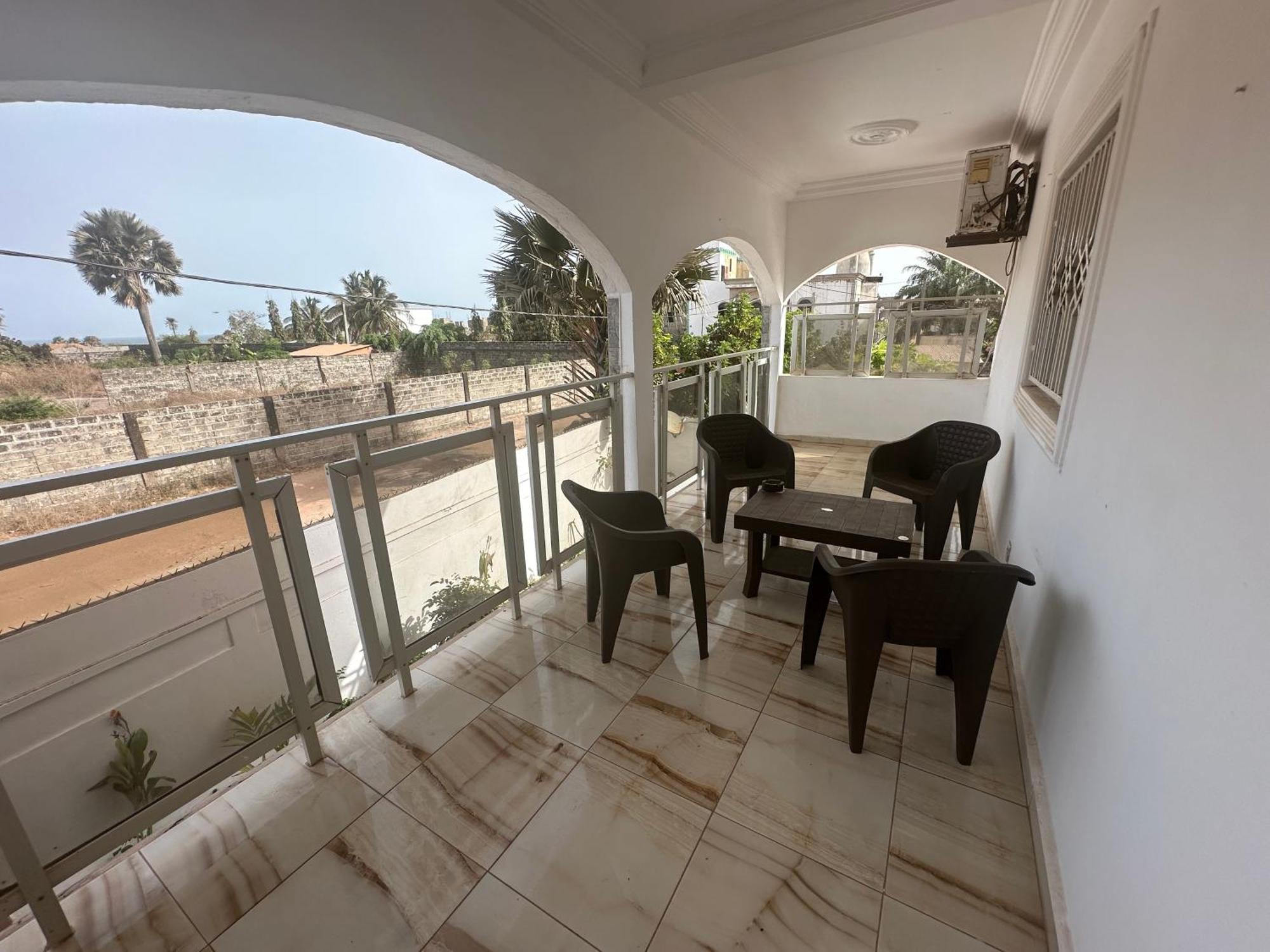Fhs Foundation House Bijilo Ngoại thất bức ảnh