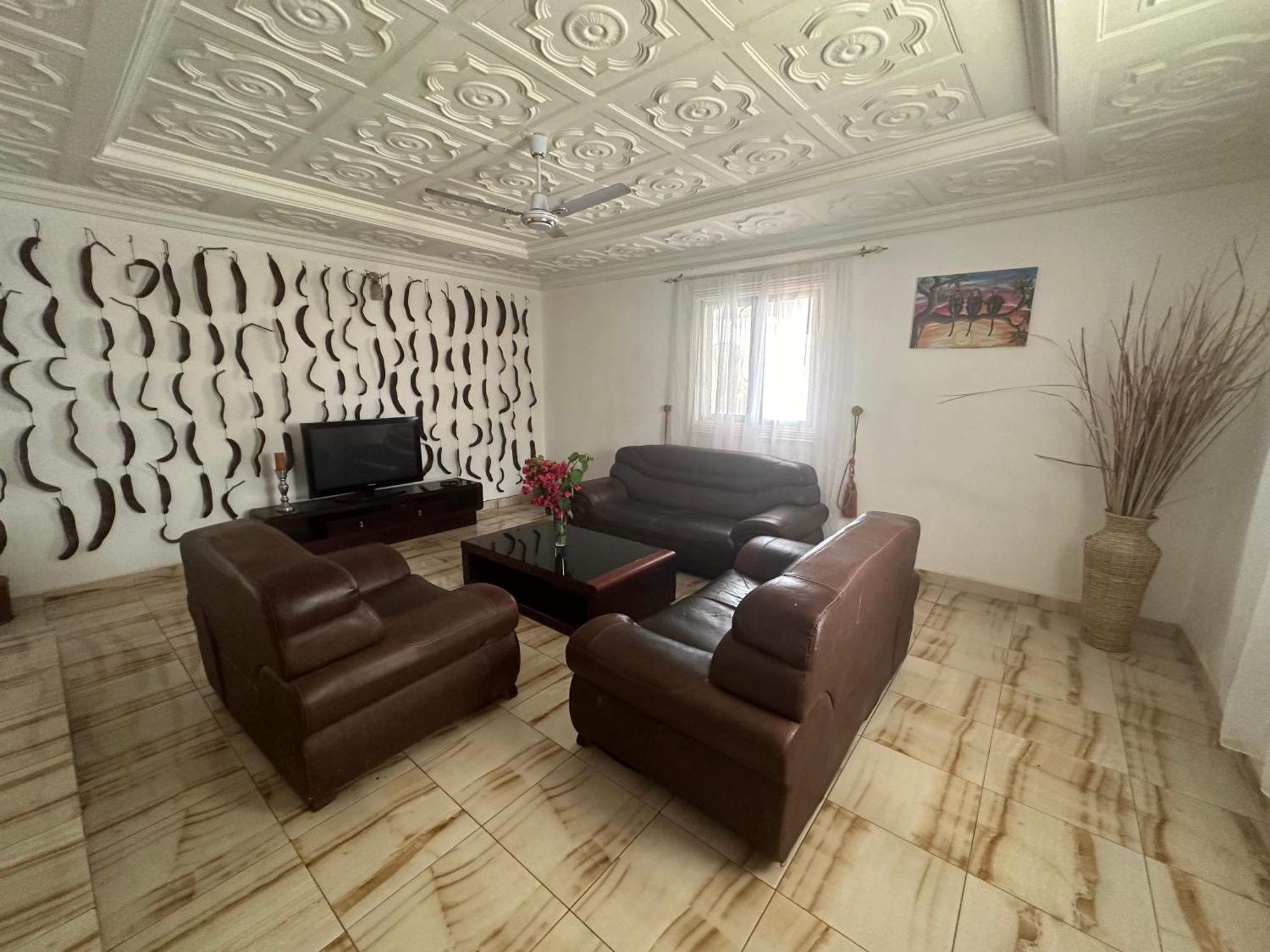 Fhs Foundation House Bijilo Ngoại thất bức ảnh