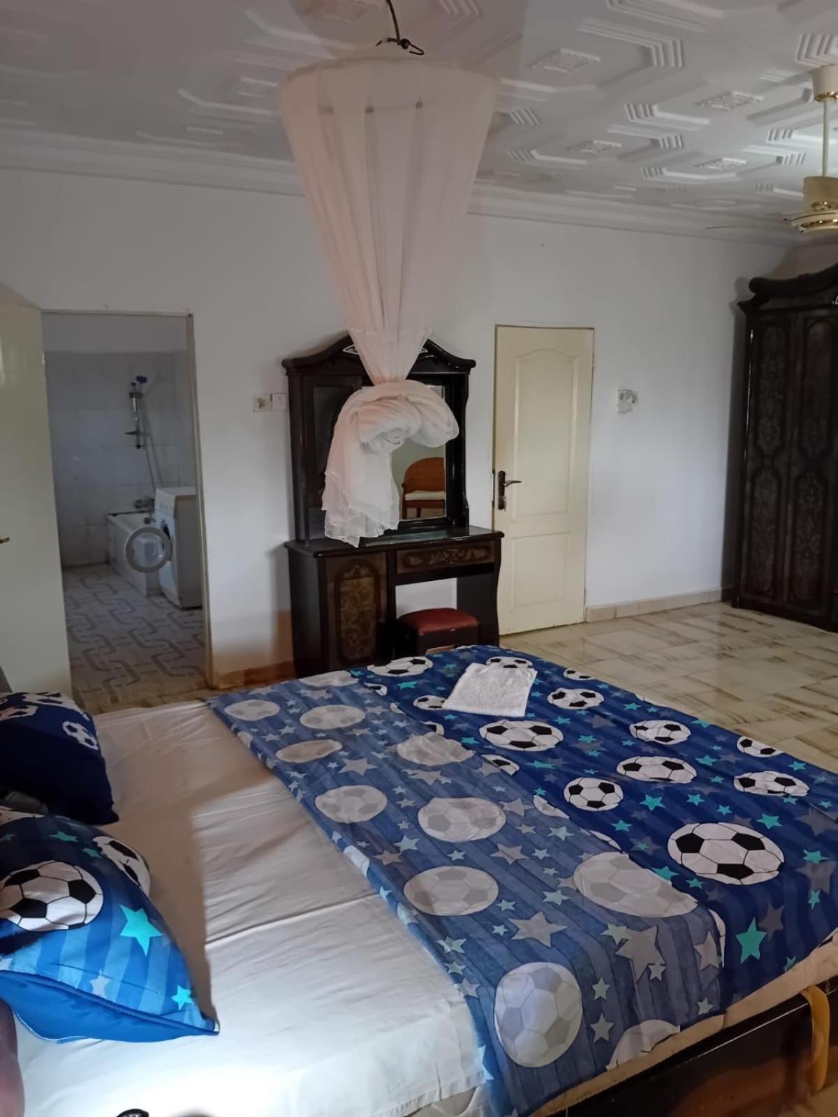 Fhs Foundation House Bijilo Ngoại thất bức ảnh