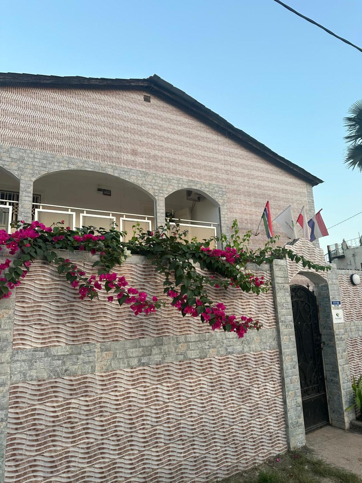 Fhs Foundation House Bijilo Ngoại thất bức ảnh